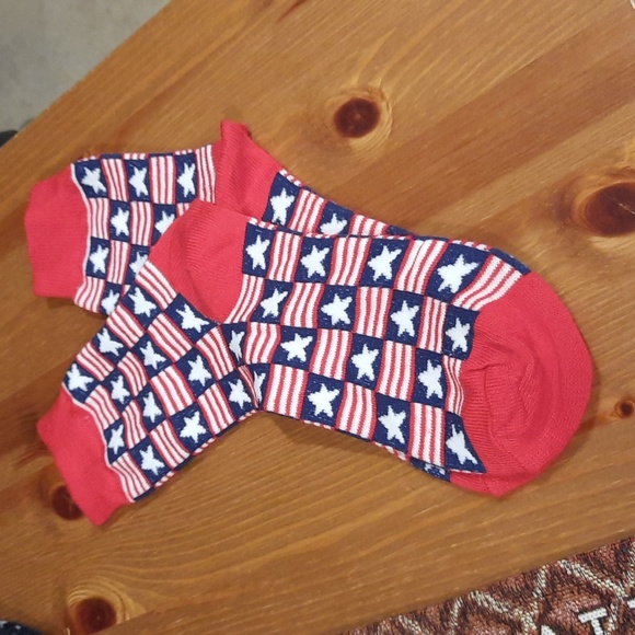 Ladies Socks/2 pair nwnt - Picture 2 of 3